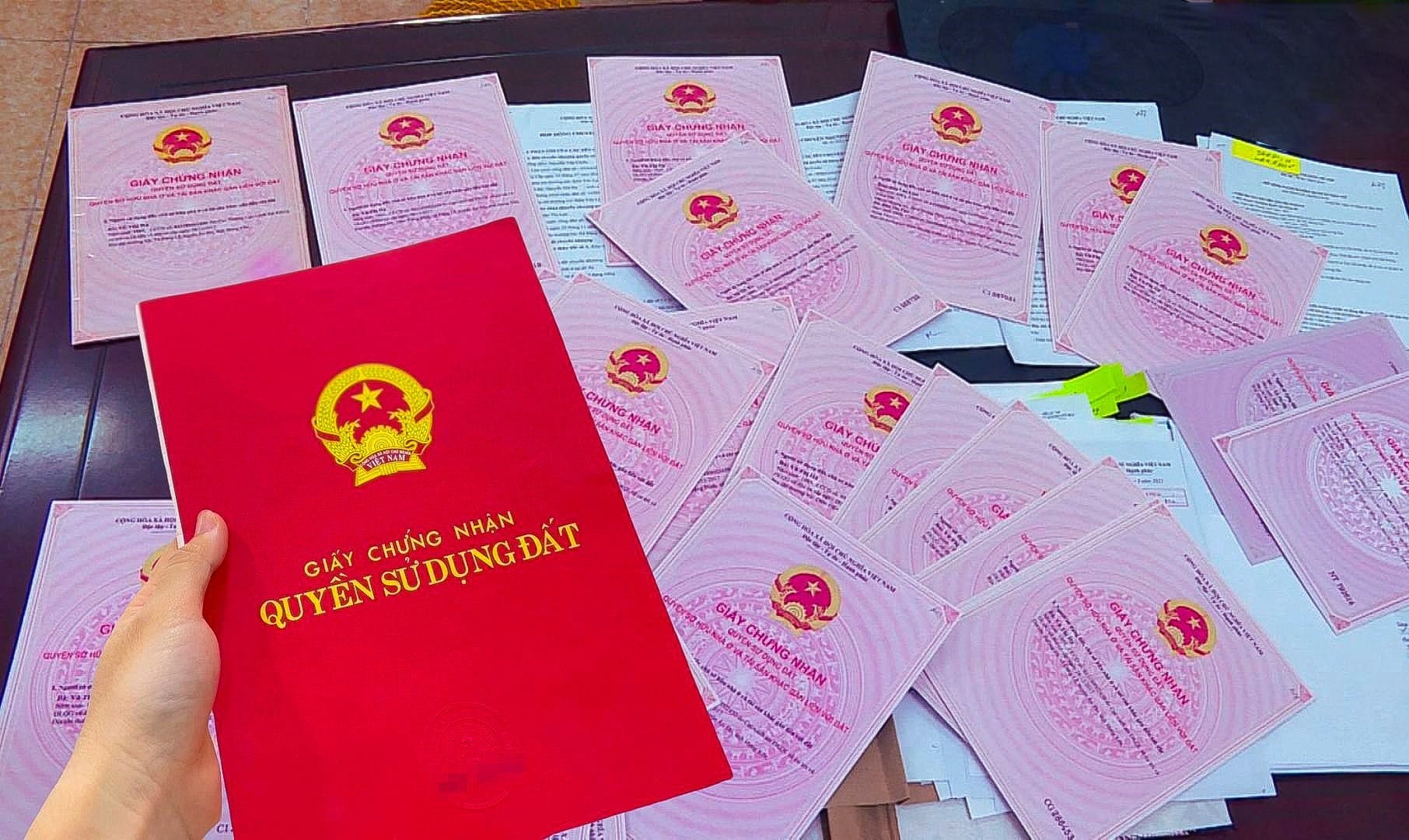 Thủ tục mua bán nhà đất có sổ đỏ, sổ hồng tại Thiên Khôi 